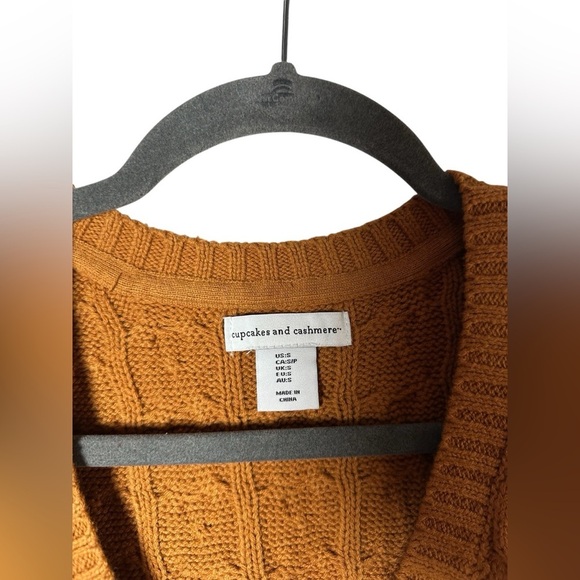 Cupcakes and Cashmere Burnt Orange / Brown Cable Knit Sweater Vest - Size S - Picture 4 of 8